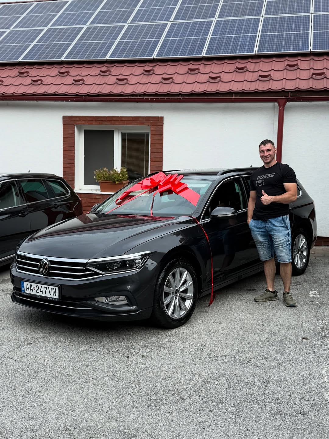 Luxusné výkonné auto v showroome BajoCarsPerformance