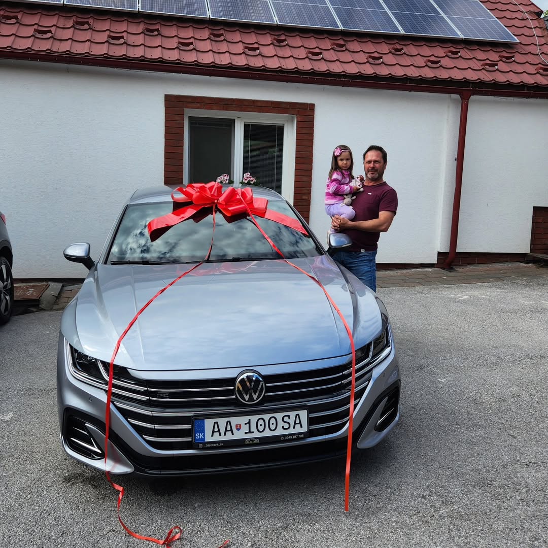 Luxusné výkonné auto v showroome BajoCarsPerformance